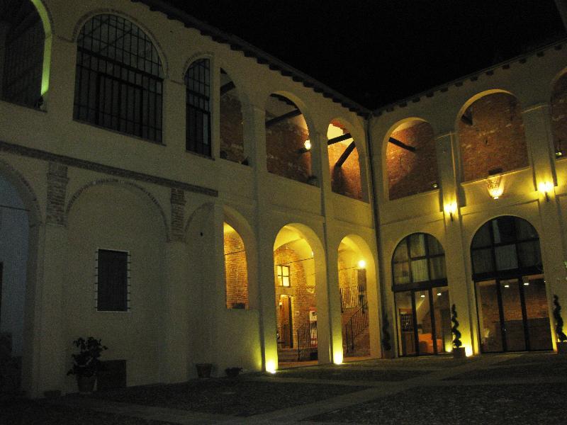 Relais Palazzo Paleologi Sec.Xiv Otel Lu (Piedmont) Dış mekan fotoğraf